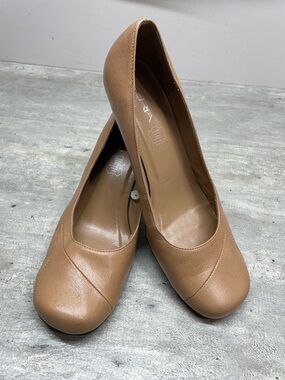 Zeria‎ Leather Pumps Womens 41/10 Tan Square Toe Kitten Heel Excellent Condition